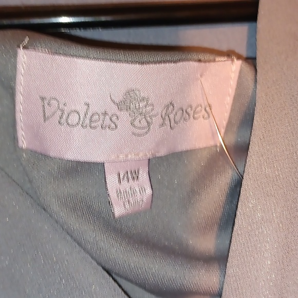 Dress - Picture 4 of 6